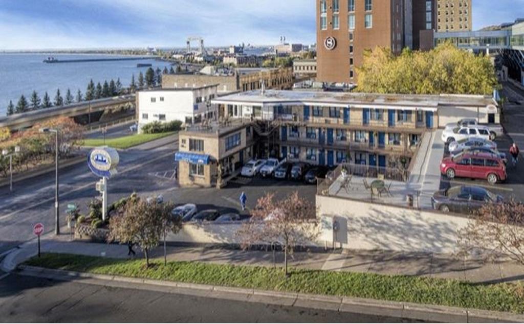 Voyageur Lakewalk Inn Duluth Exterior foto